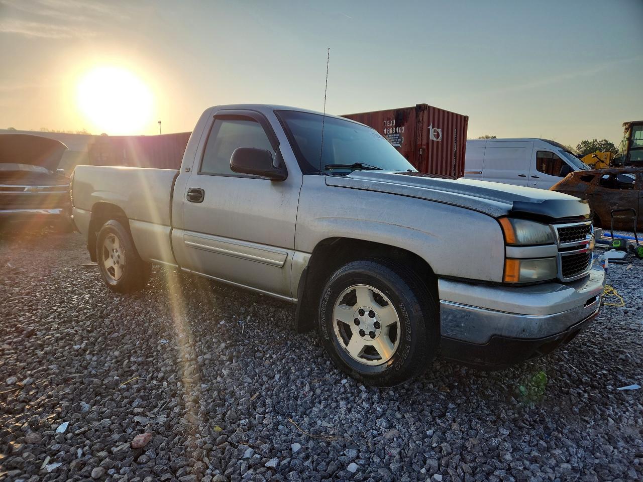 2006 CHEVROLET SILVERADO C1500 photo 7