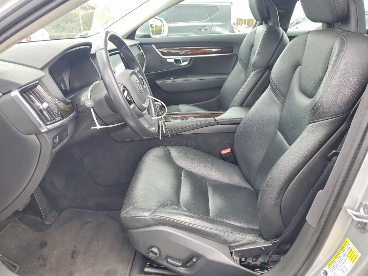 2018 VOLVO S90 T5 MOMENTUM photo 13