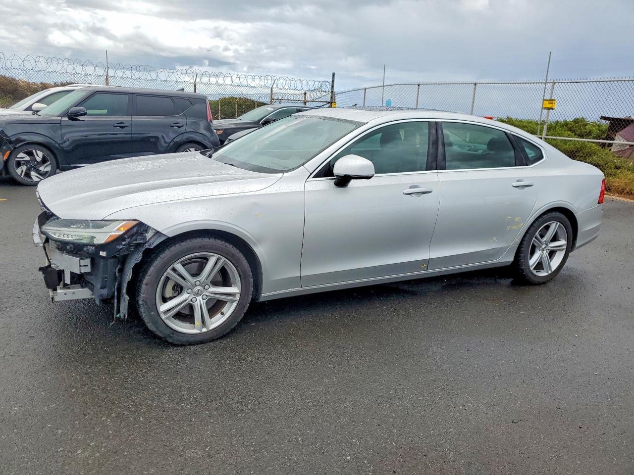 2018 VOLVO S90