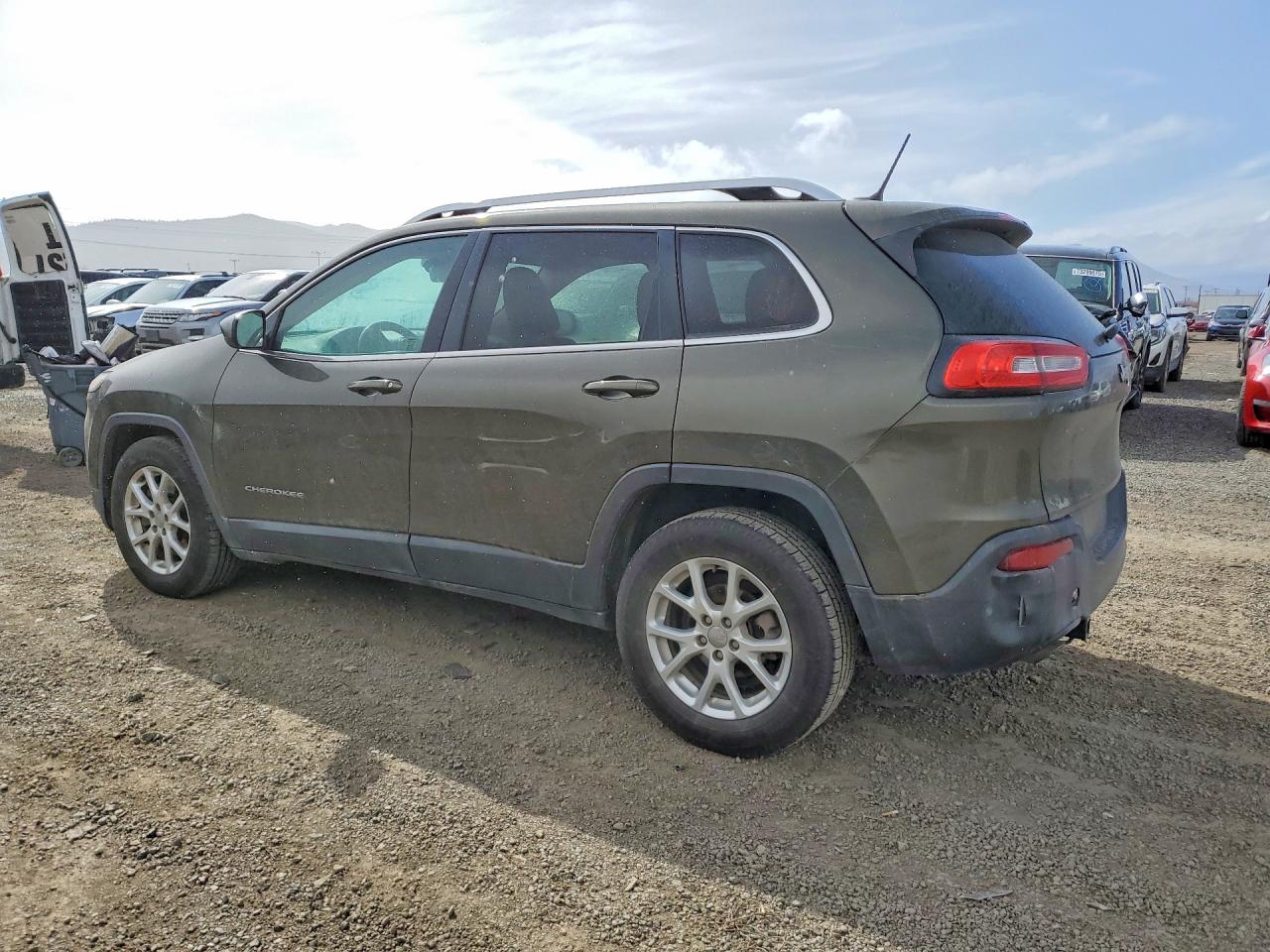 2015 JEEP CHEROKEE LATITUDE photo 2