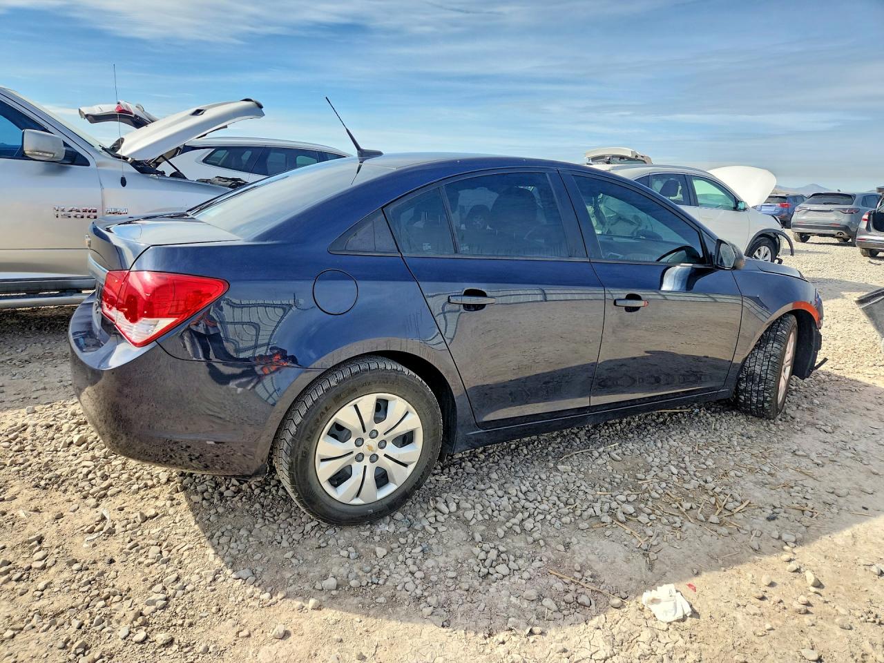 2014 CHEVROLET CRUZE LS photo 3
