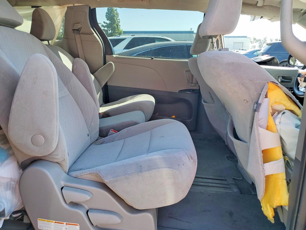 2020 TOYOTA SIENNA LE 8-PASSENGER photo 21