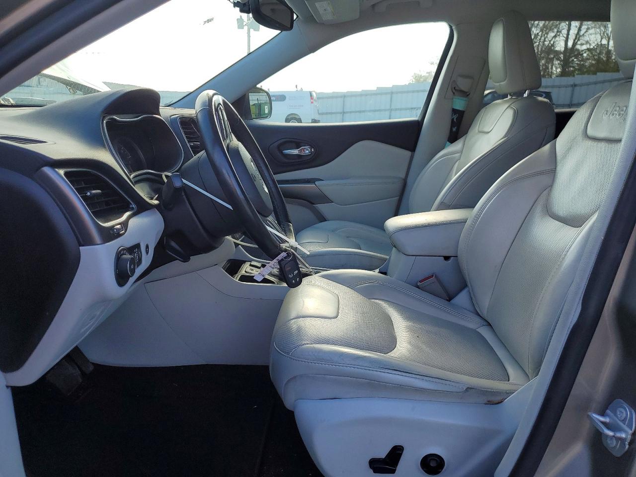 2019 JEEP CHEROKEE LIMITED photo 19