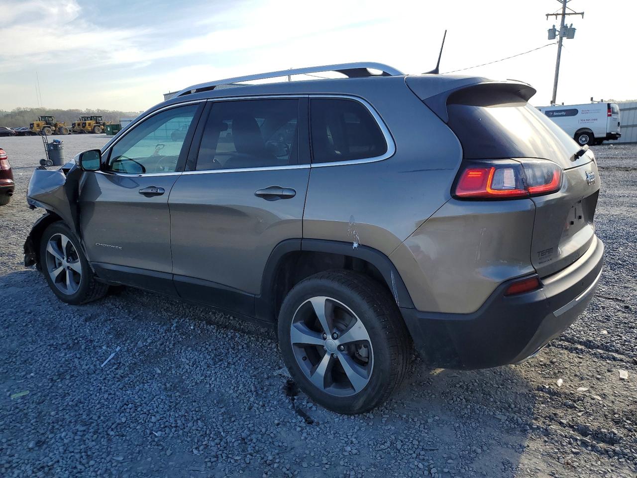 2019 JEEP CHEROKEE LIMITED photo 4