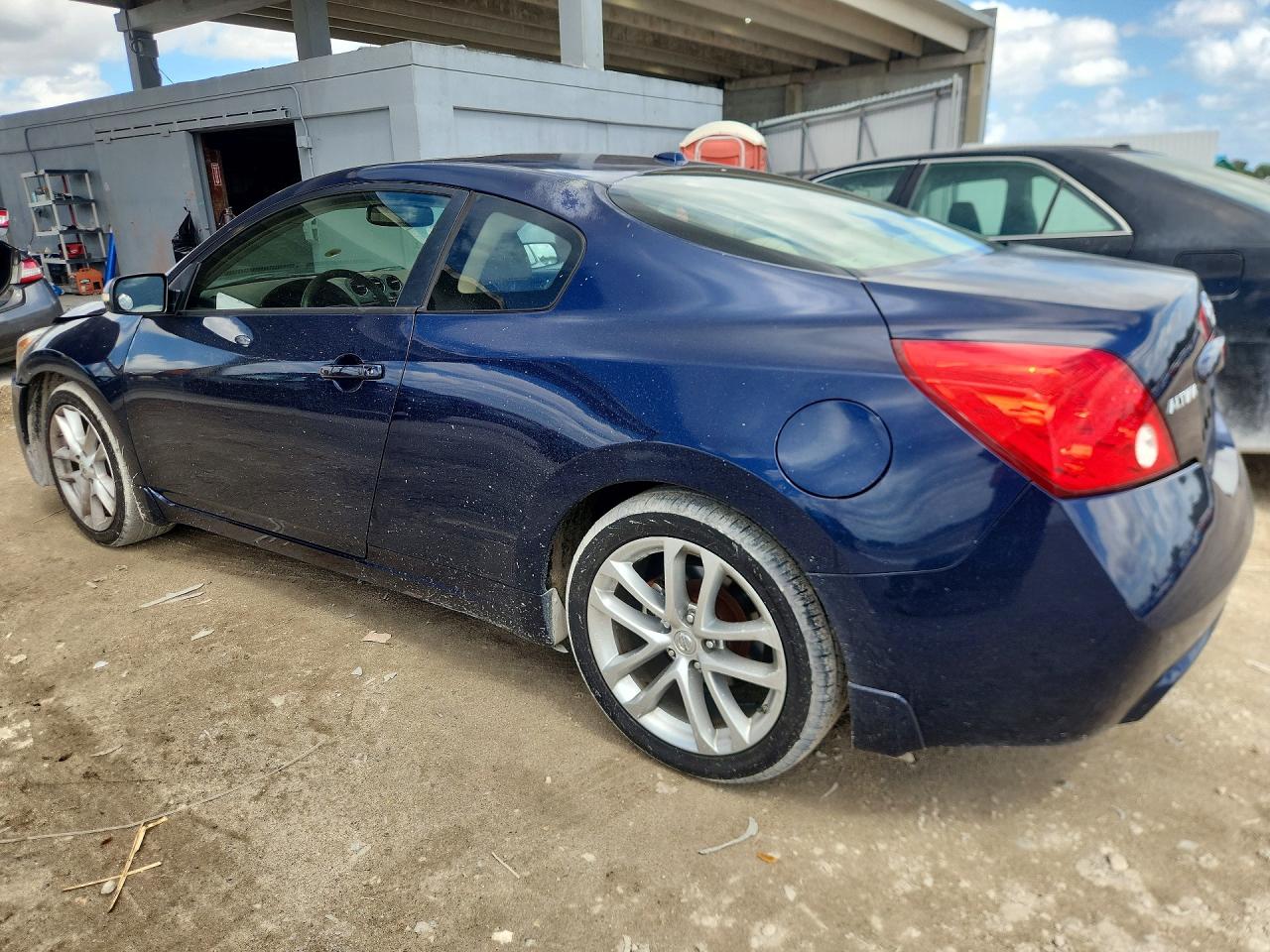 2011 NISSAN ALTIMA 3.5 SR photo 2