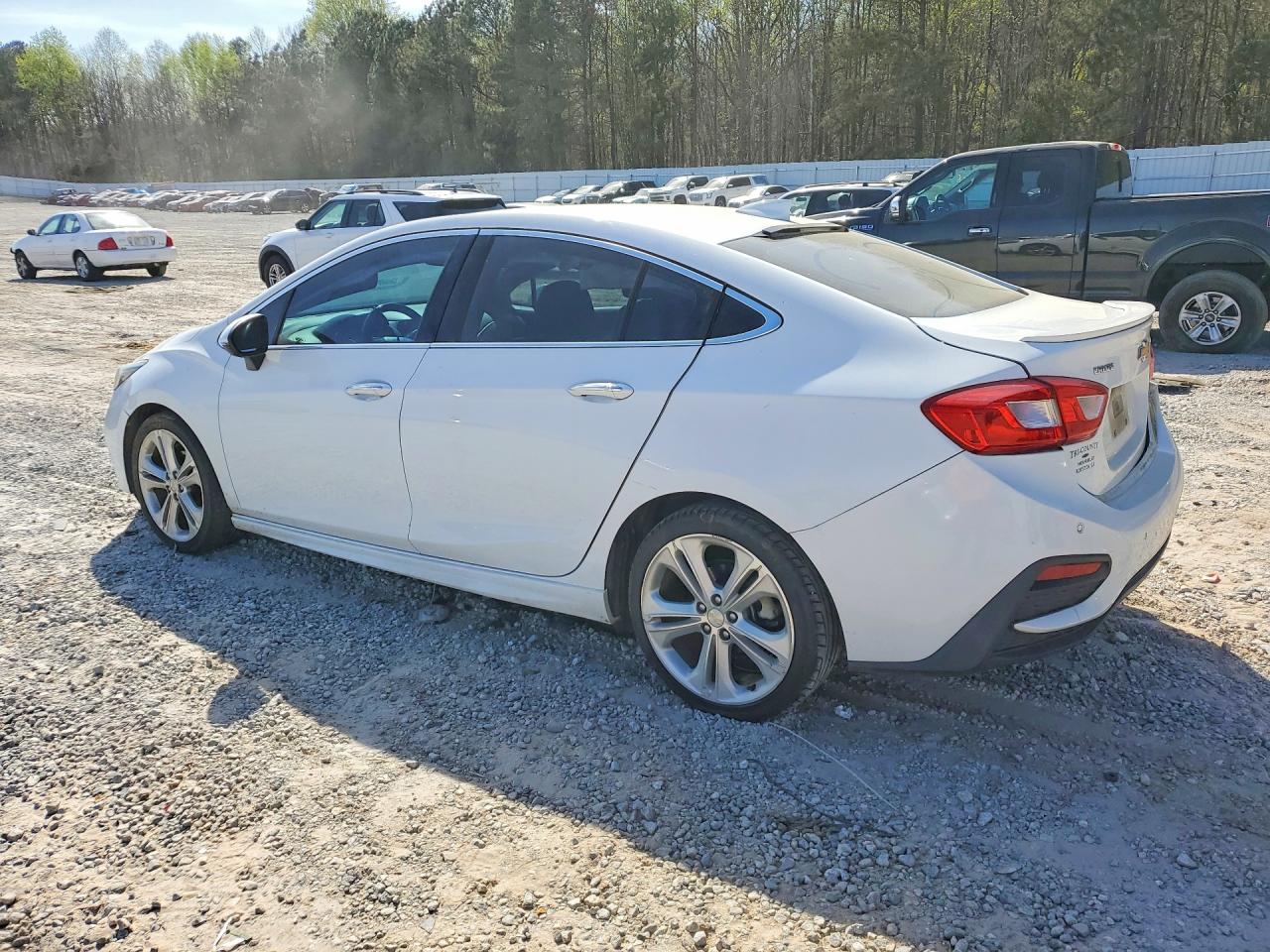 2017 CHEVROLET CRUZE PREMIER photo 2
