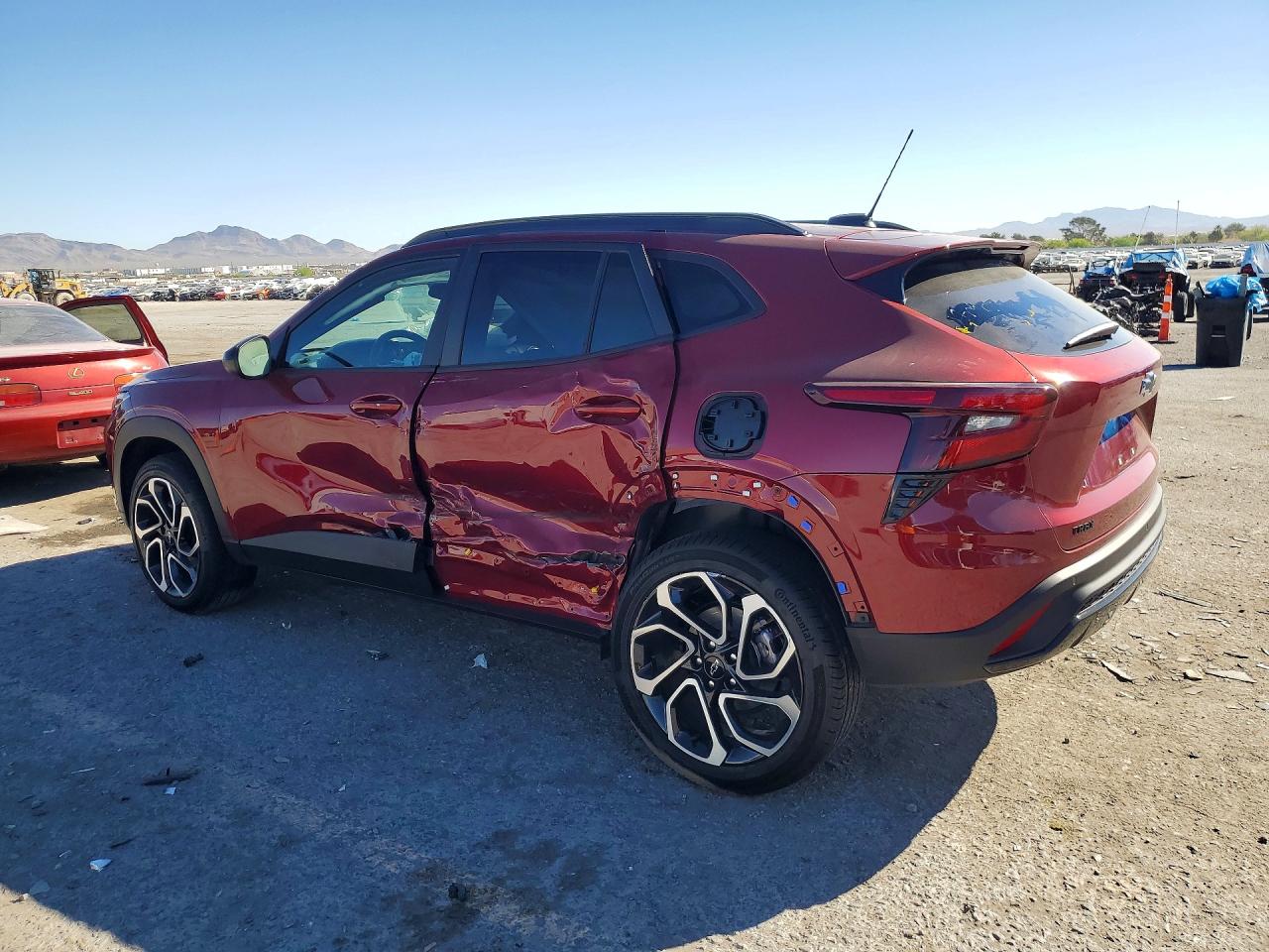 2025 CHEVROLET TRAX 2RS photo 2