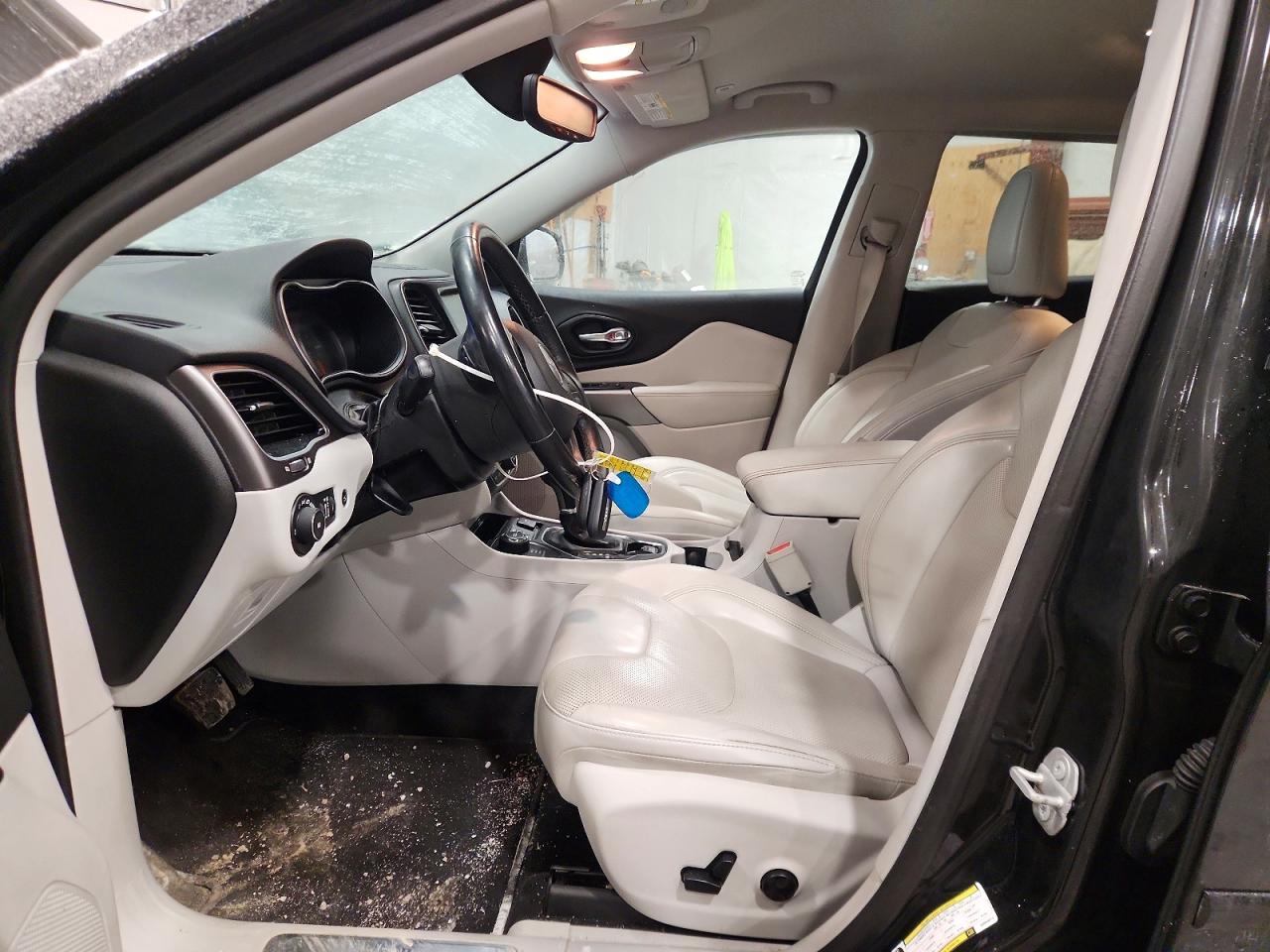 2019 JEEP CHEROKEE LIMITED photo 13