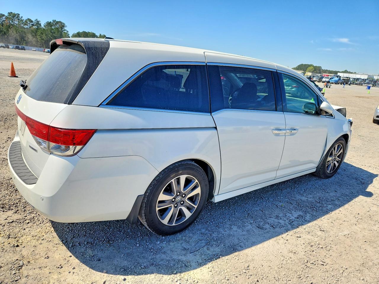 2014 HONDA ODYSSEY TOURING photo 5