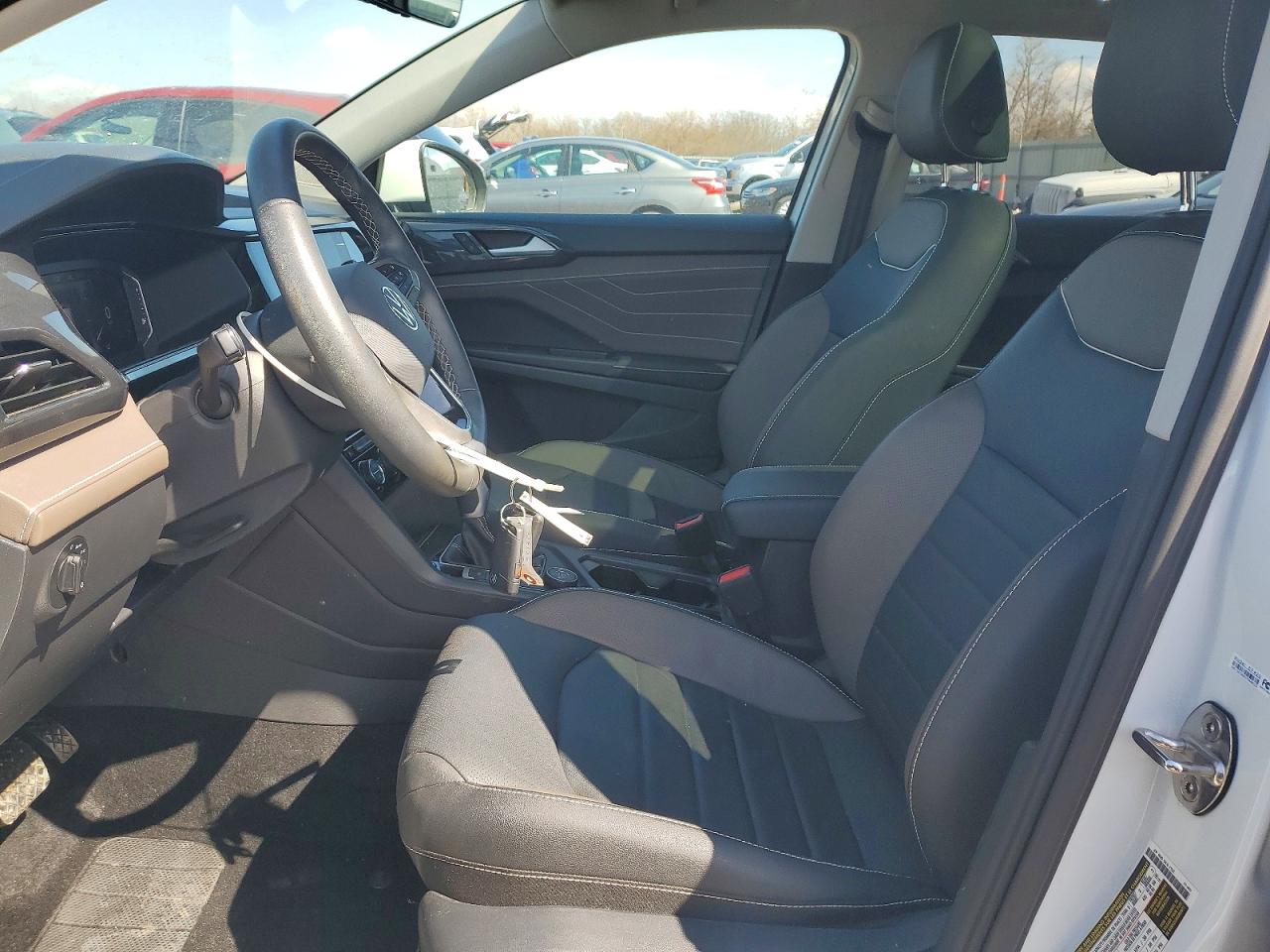 2024 VOLKSWAGEN TAOS SEL photo 7