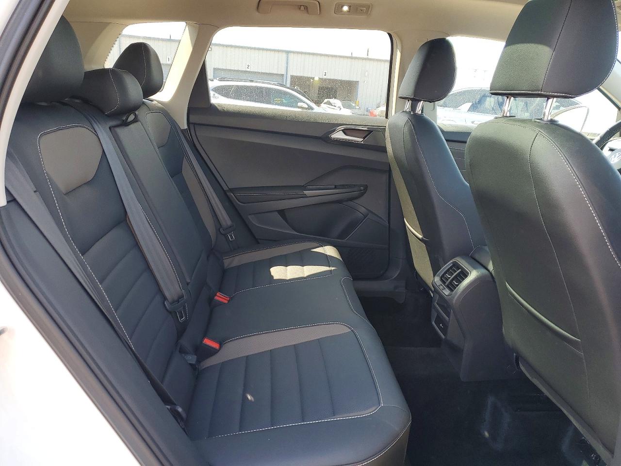 2024 VOLKSWAGEN TAOS SEL photo 11