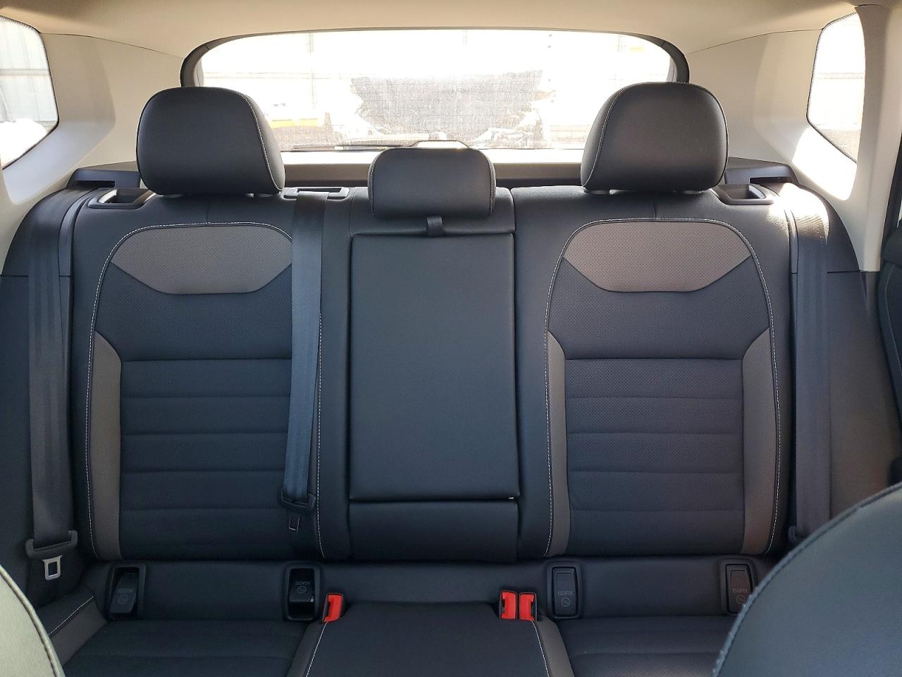 2024 VOLKSWAGEN TAOS SEL photo 10