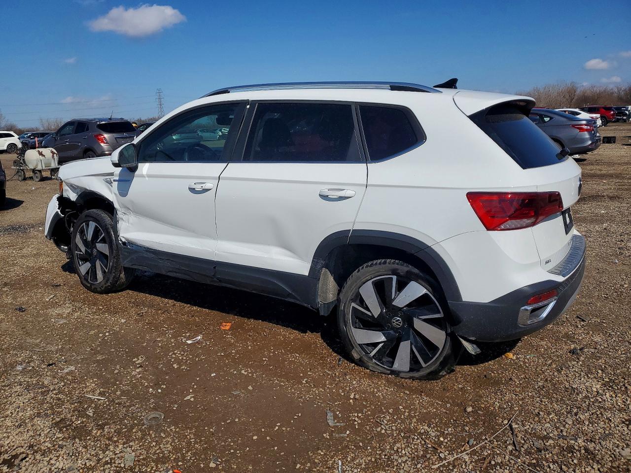 2024 VOLKSWAGEN TAOS SEL photo 2