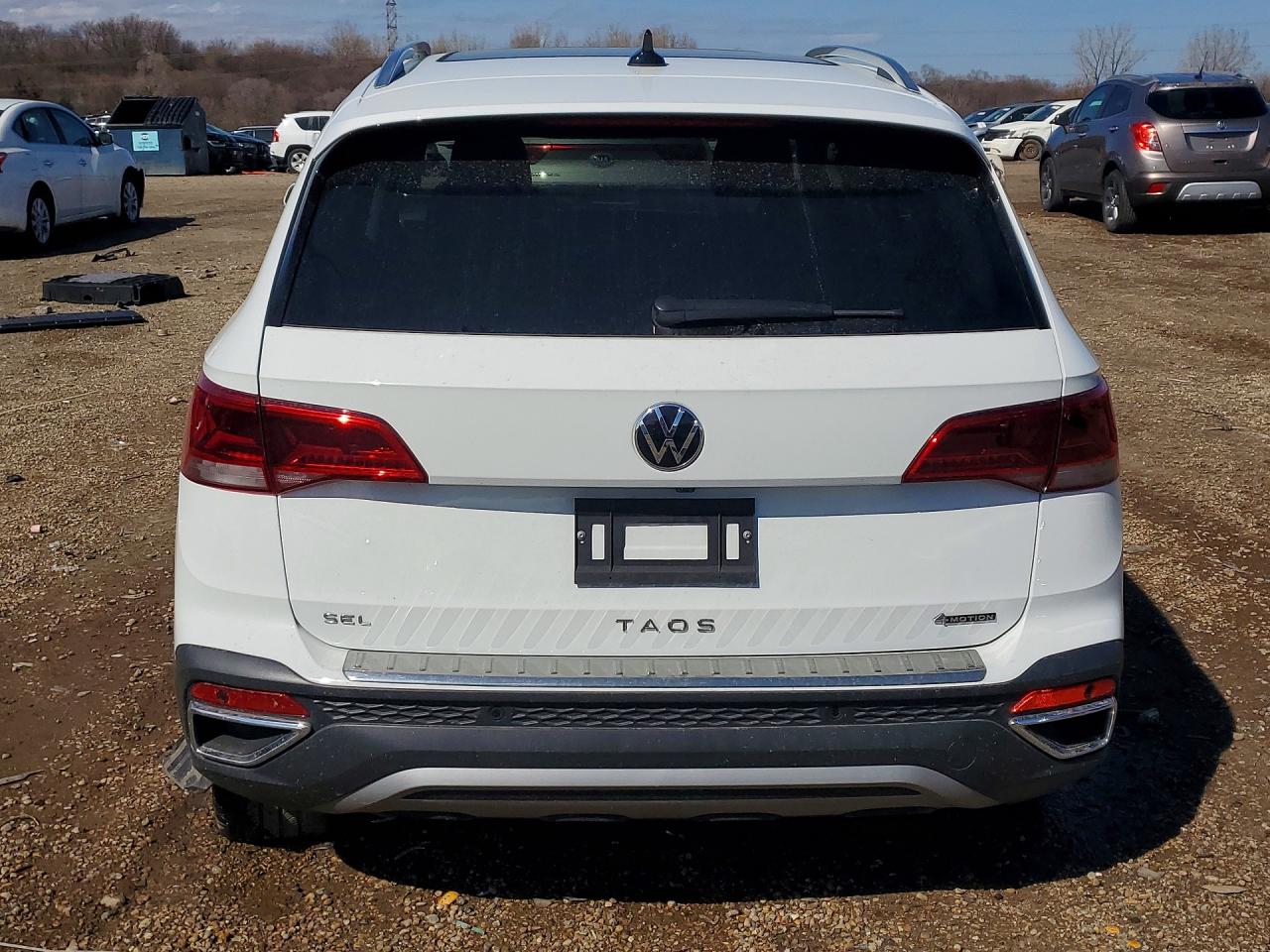 2024 VOLKSWAGEN TAOS SEL photo 6