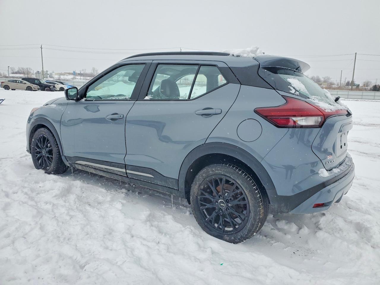 2021 NISSAN KICKS SR photo 2
