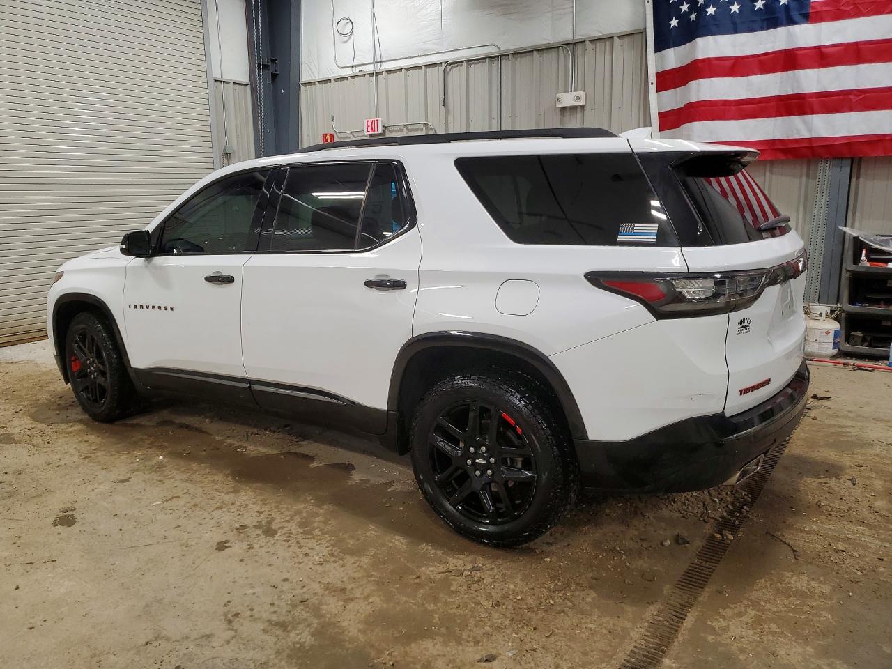 2020 CHEVROLET TRAVERSE PREMIER photo 2