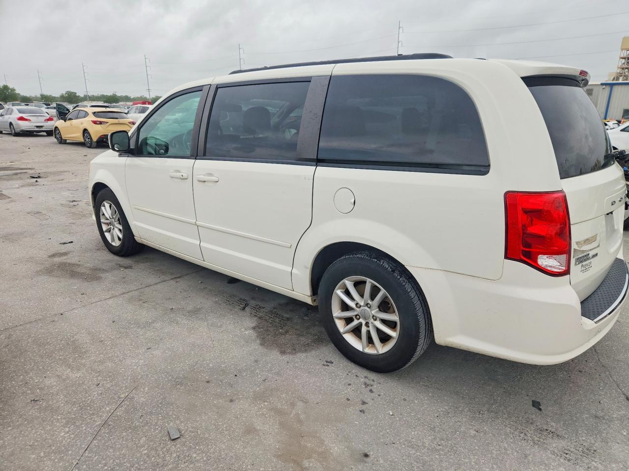 2013 DODGE GRAND CARAVAN SXT photo 2
