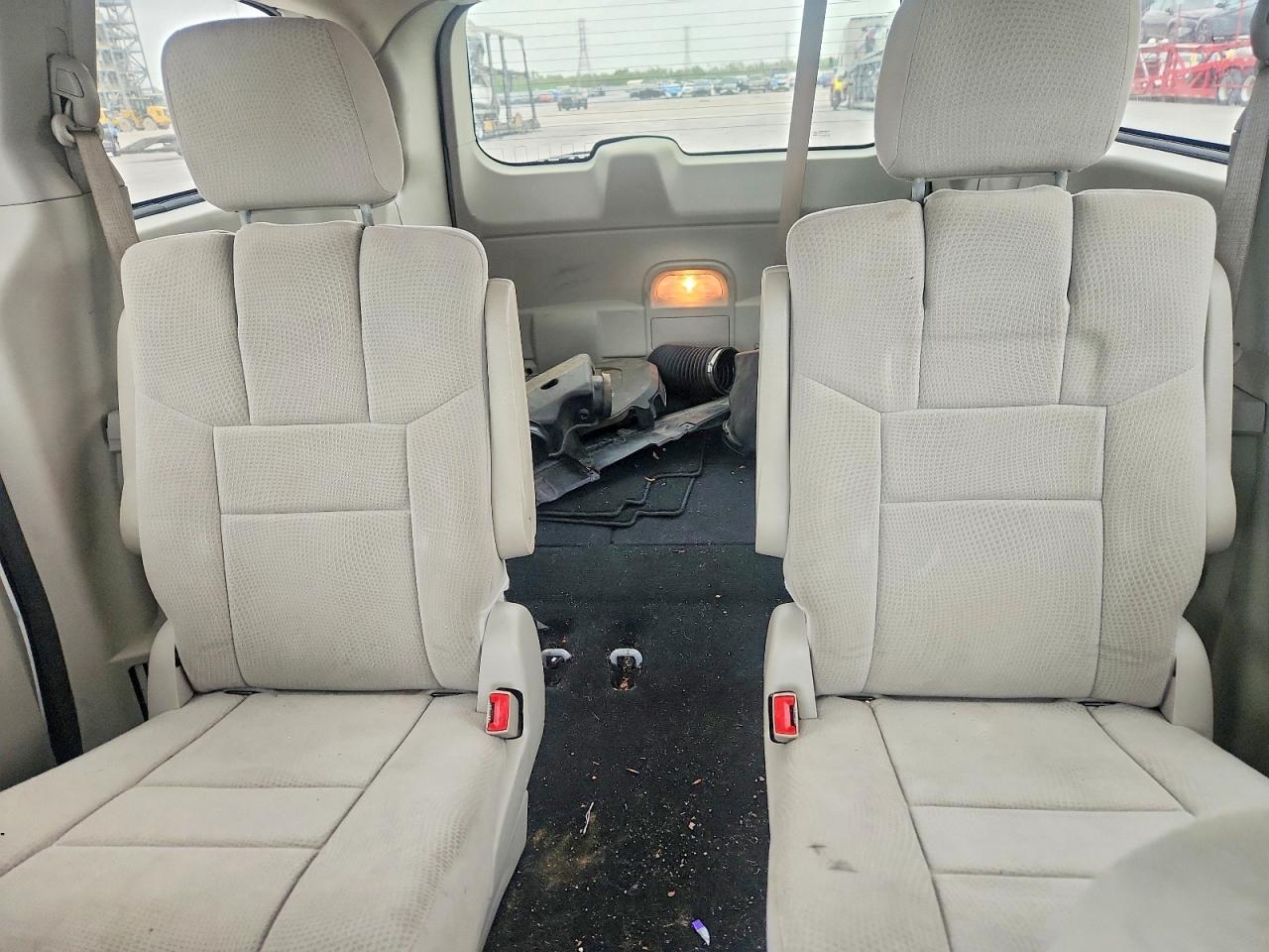 2013 DODGE GRAND CARAVAN SXT photo 10