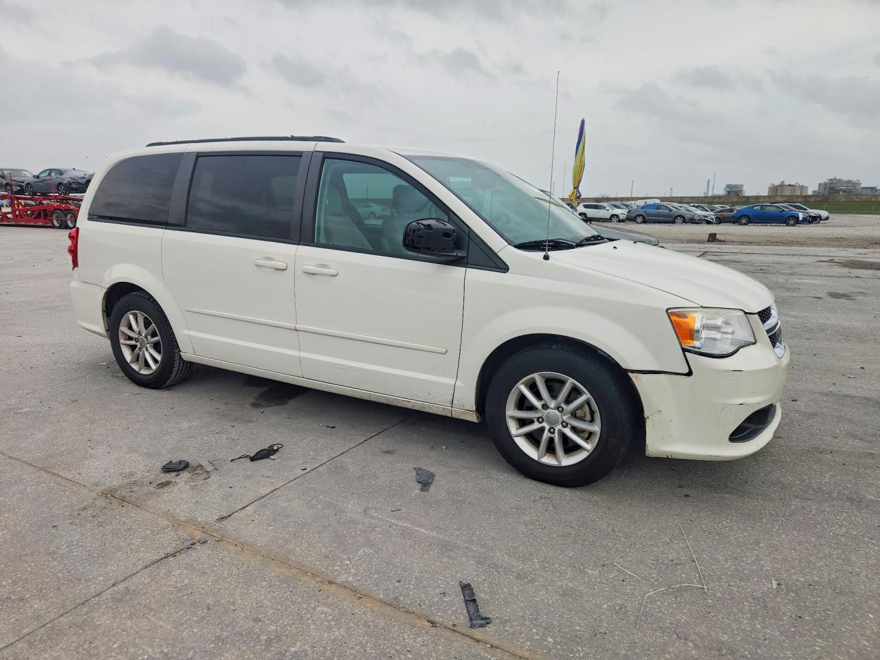 2013 DODGE GRAND CARAVAN SXT photo 4