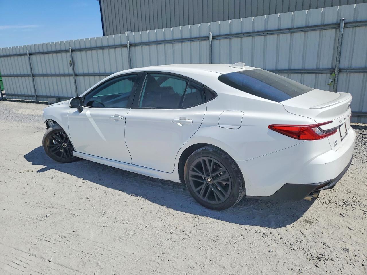 2025 TOYOTA CAMRY SE photo 3