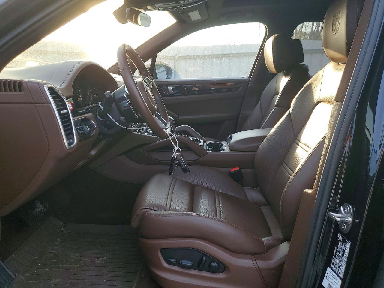 2022 PORSCHE CAYENNE photo 13