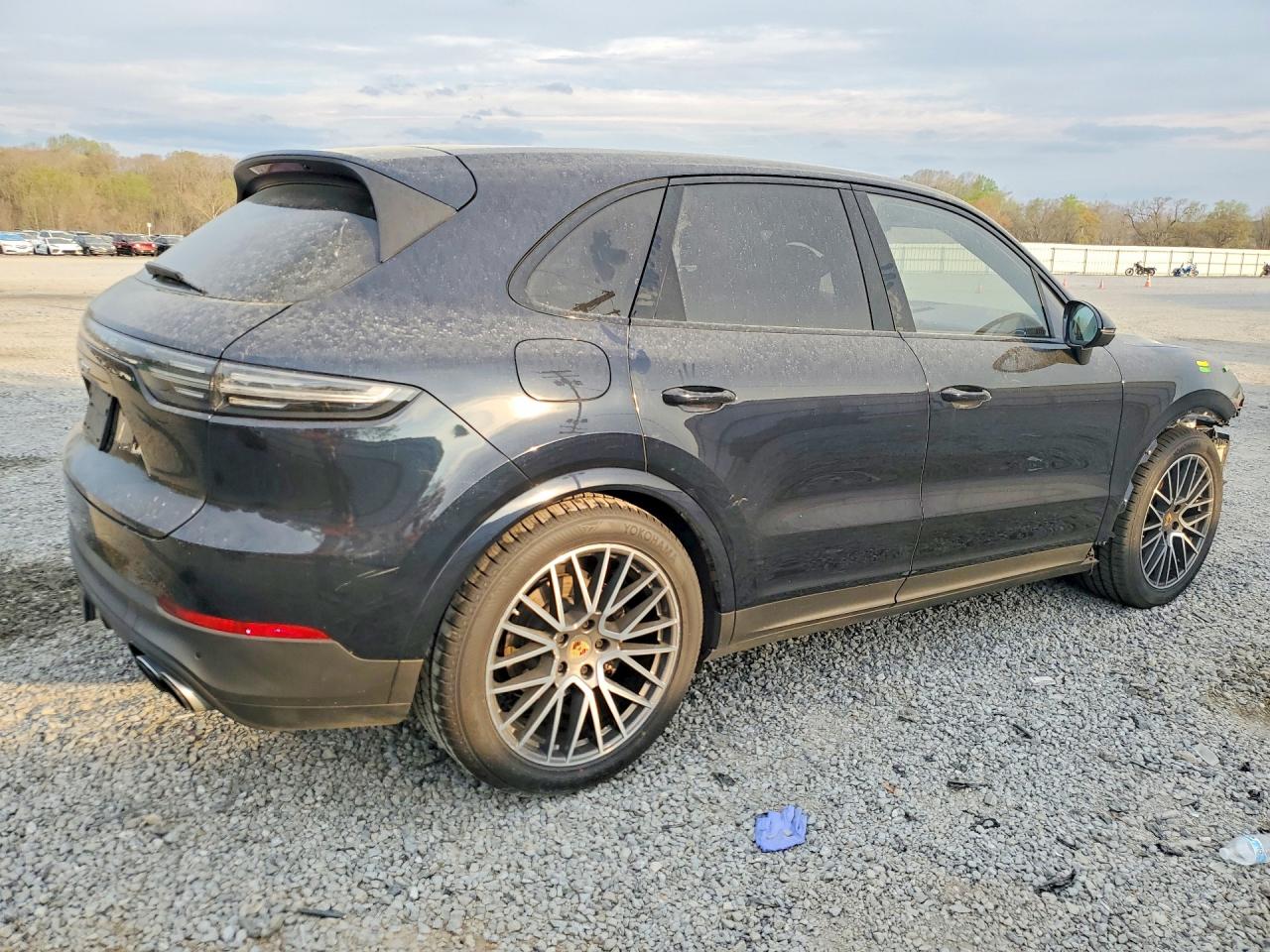 2022 PORSCHE CAYENNE photo 5