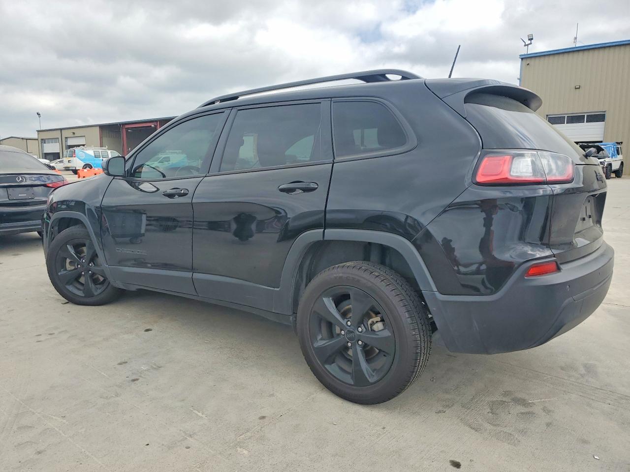 2021 JEEP CHEROKEE LATITUDE PLUS photo 3