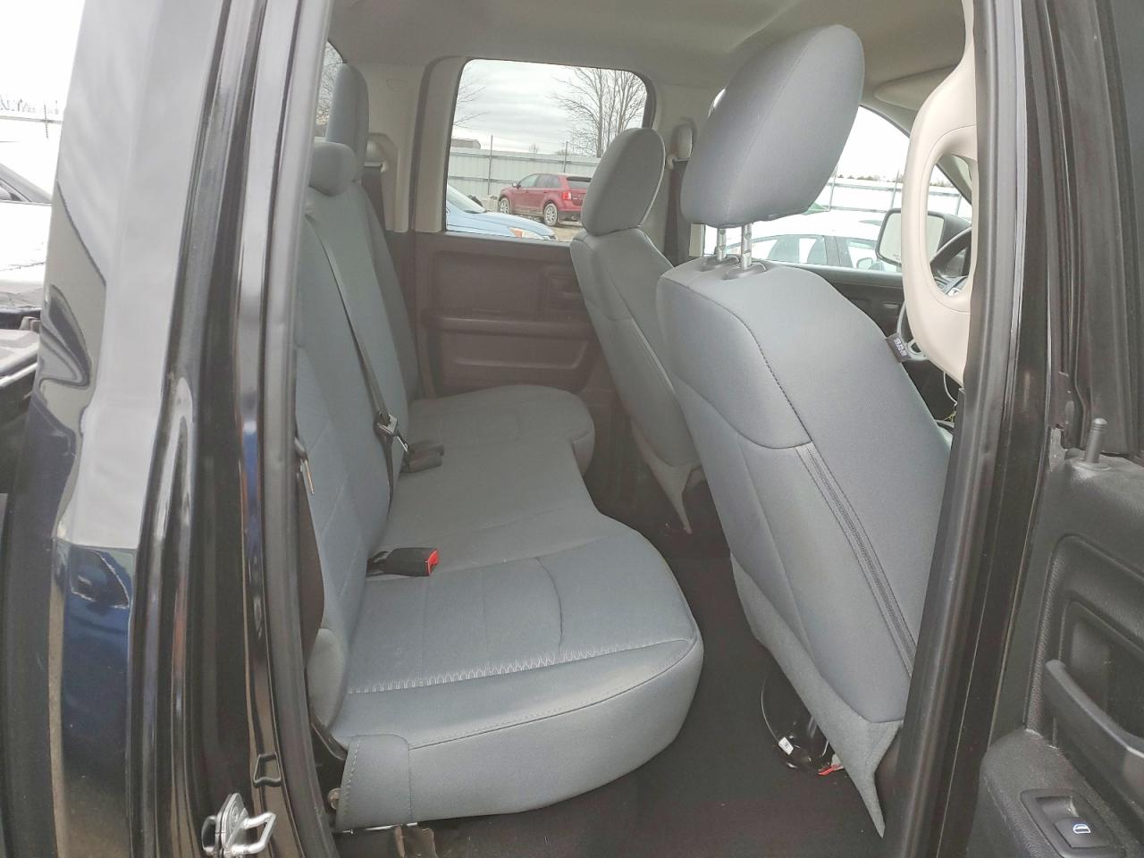 2014 RAM 1500 ST photo 10
