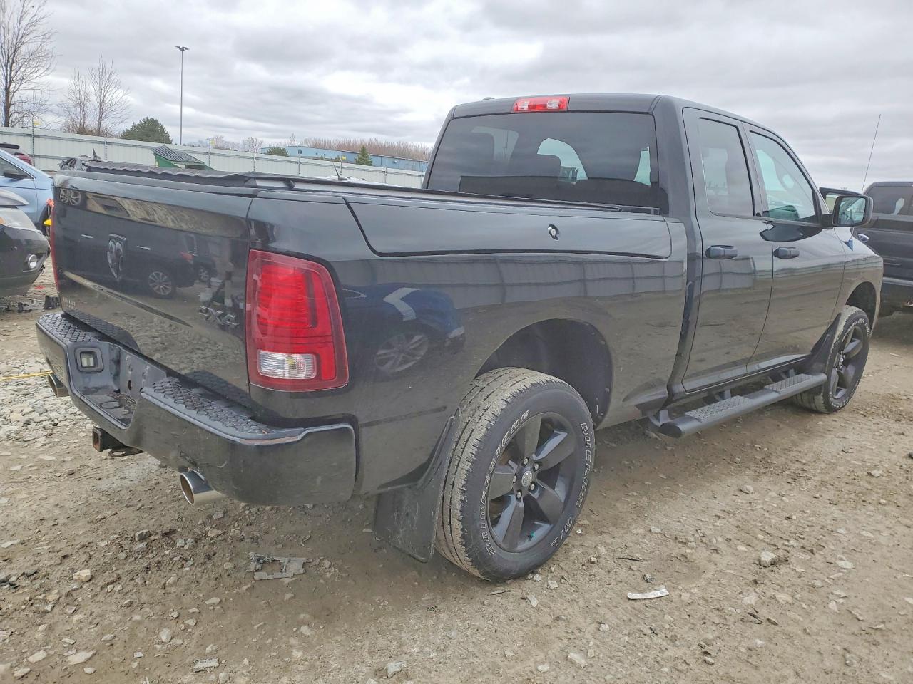 2014 RAM 1500 ST photo 3