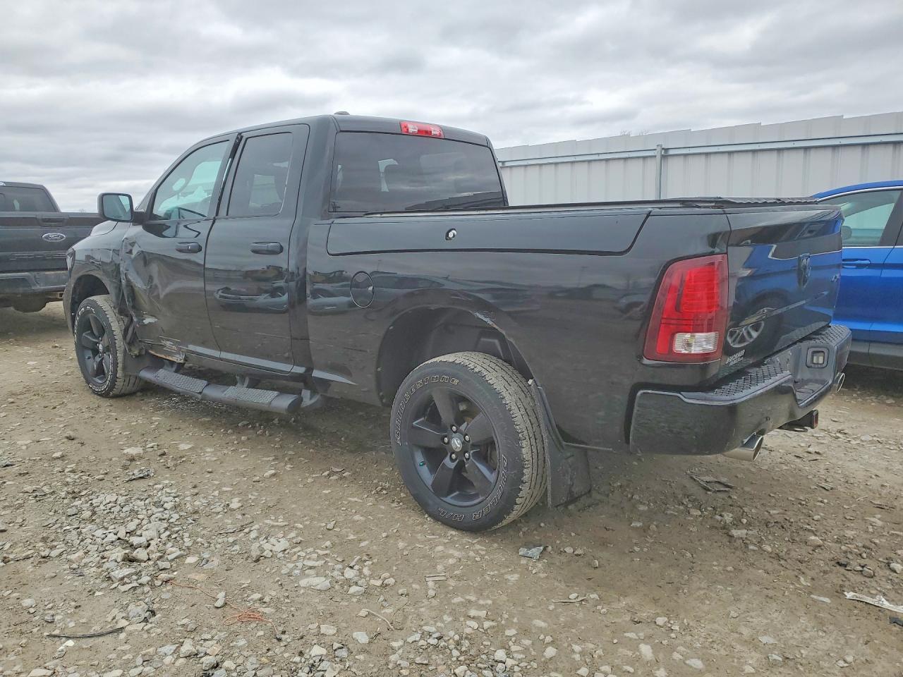 2014 RAM 1500 ST photo 2