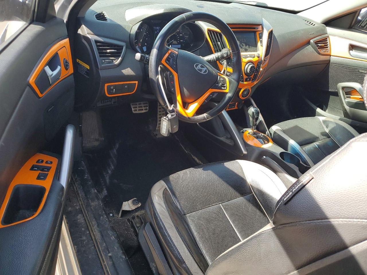 2015 HYUNDAI VELOSTER TURBO photo 8