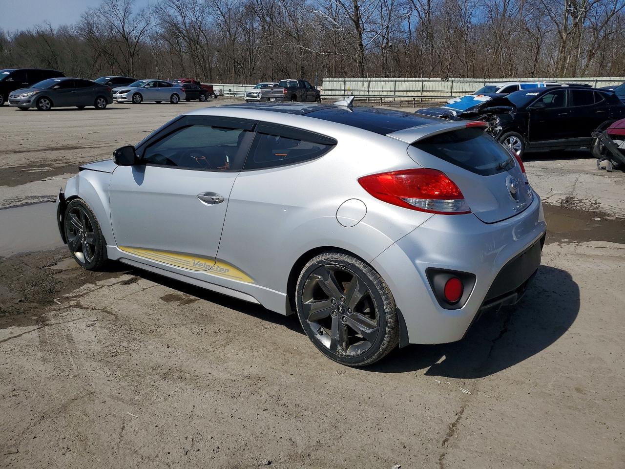 2015 HYUNDAI VELOSTER TURBO photo 2