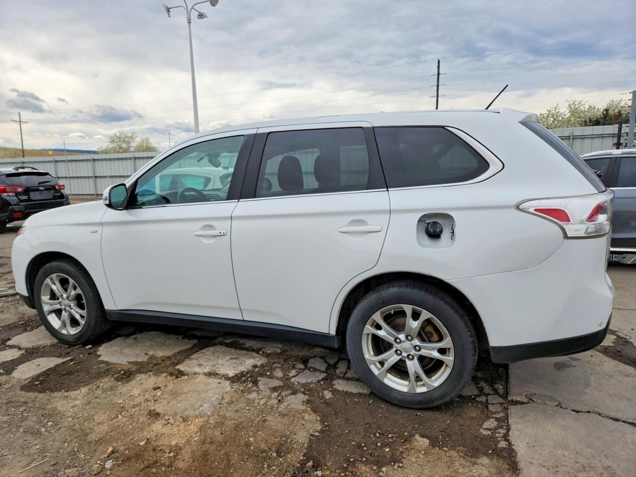 2014 MITSUBISHI OUTLANDER GT photo 3
