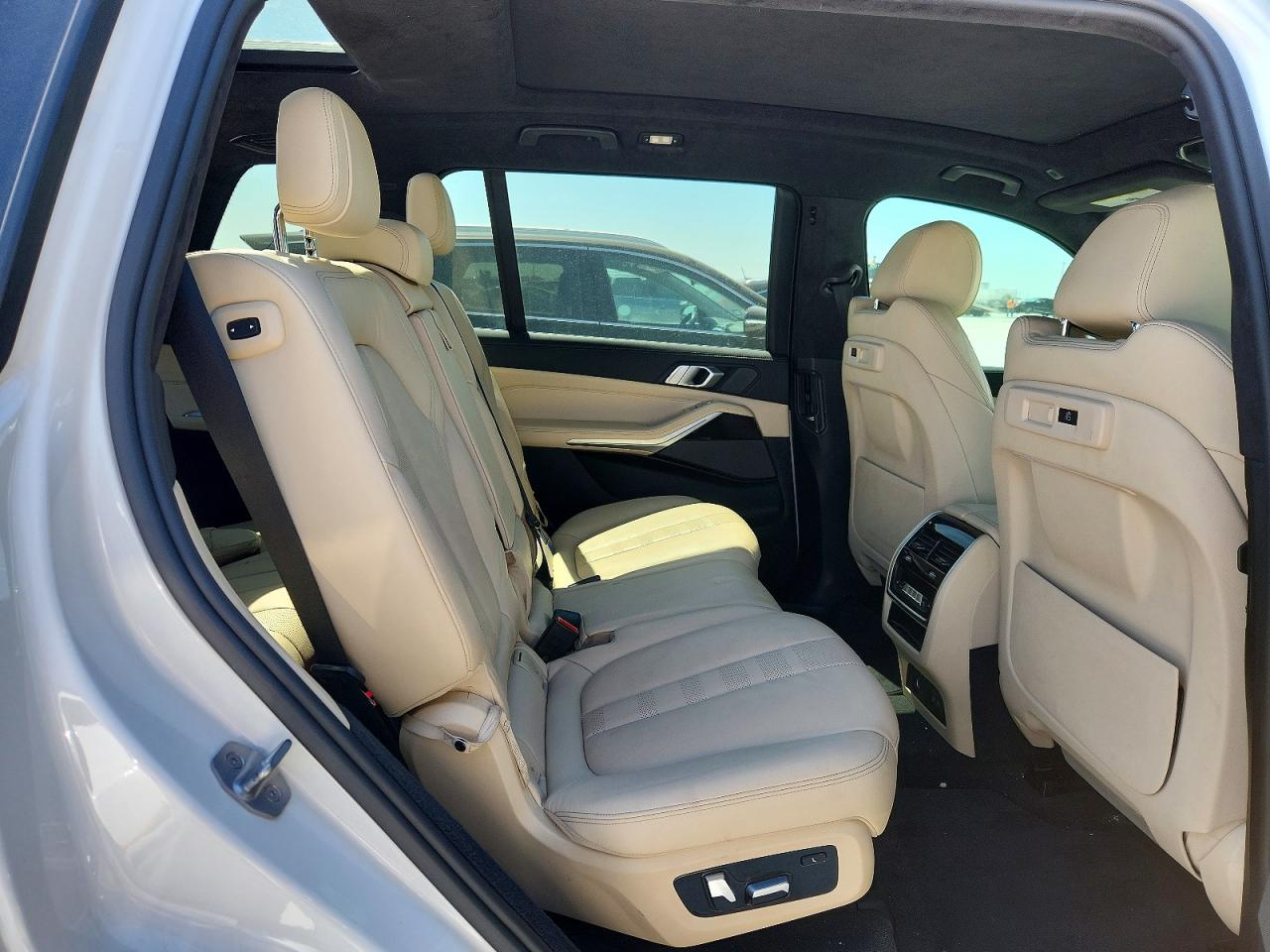 2020 BMW X7 XDRIVE40I photo 11