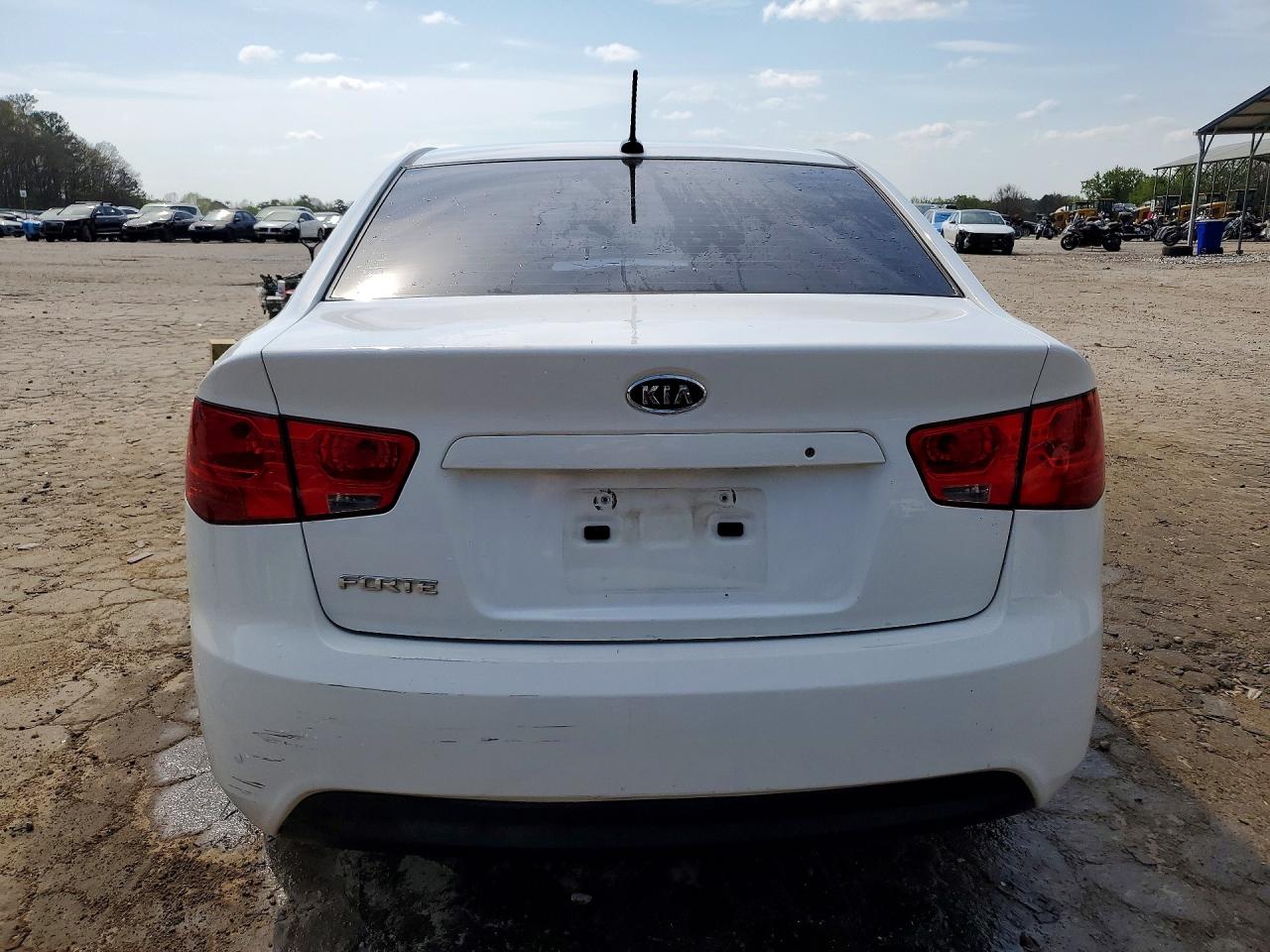 2010 KIA FORTE LX photo 16