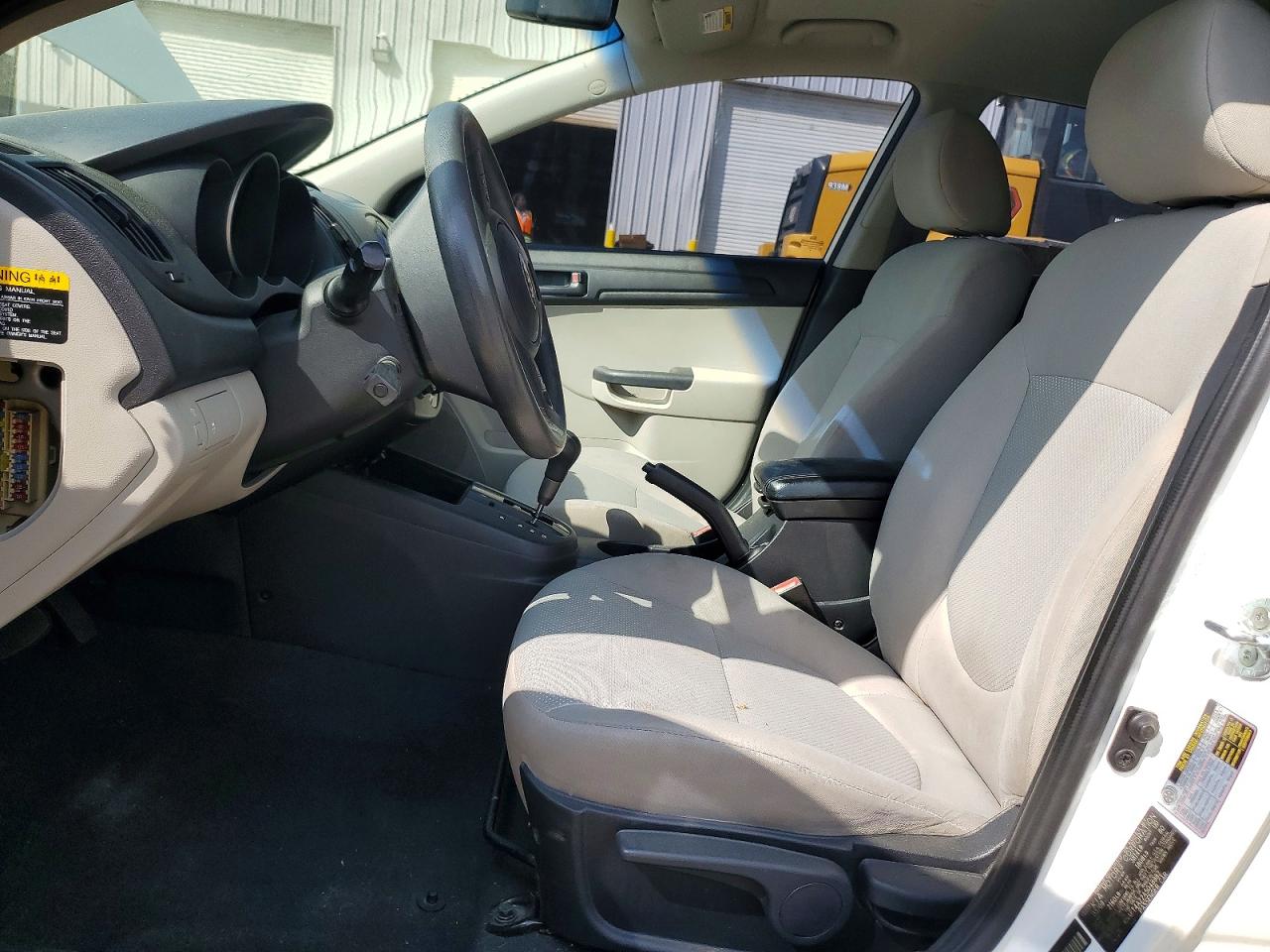 2010 KIA FORTE LX photo 19