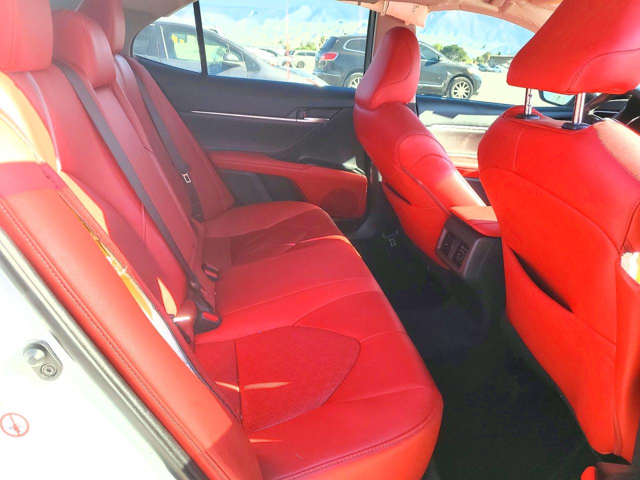 2018 TOYOTA CAMRY XSE photo 19
