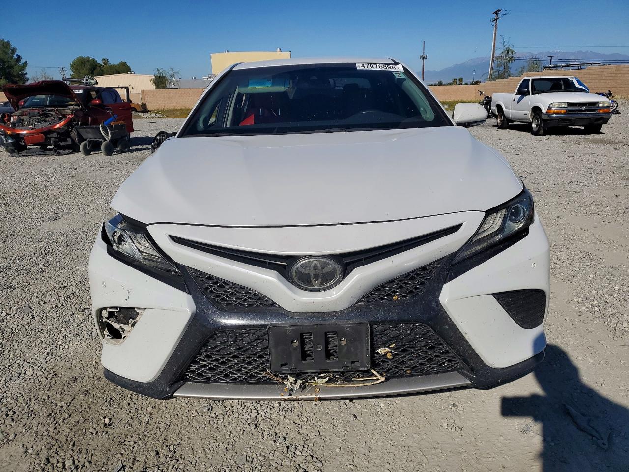 2018 TOYOTA CAMRY XSE photo 9
