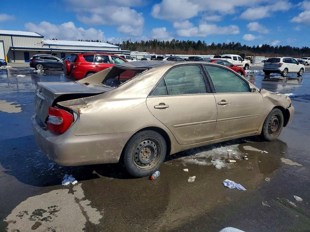 2002 TOYOTA CAMRY LE photo 5
