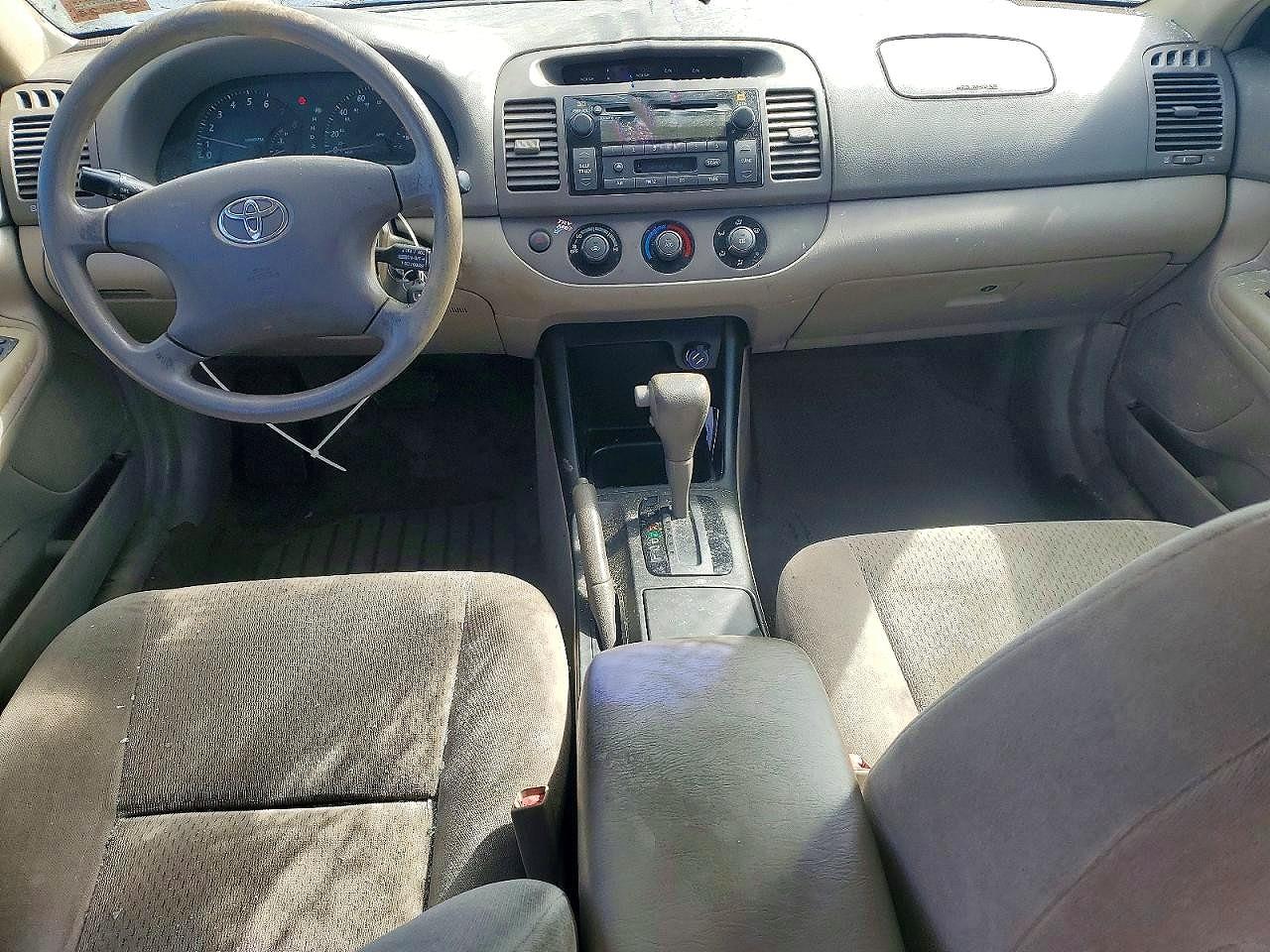 2002 TOYOTA CAMRY LE photo 15