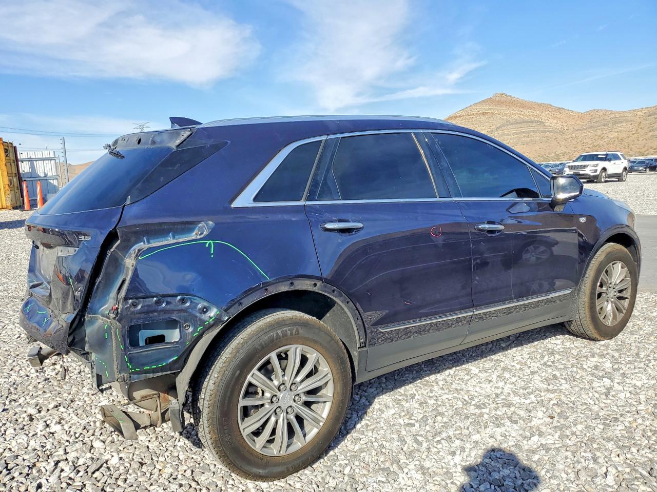 2017 CADILLAC XT5 LUXURY photo 5