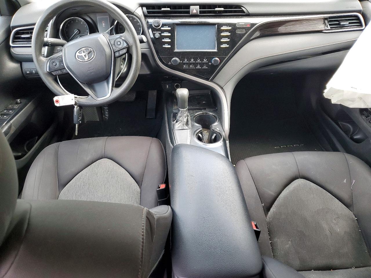 2019 TOYOTA CAMRY photo 8