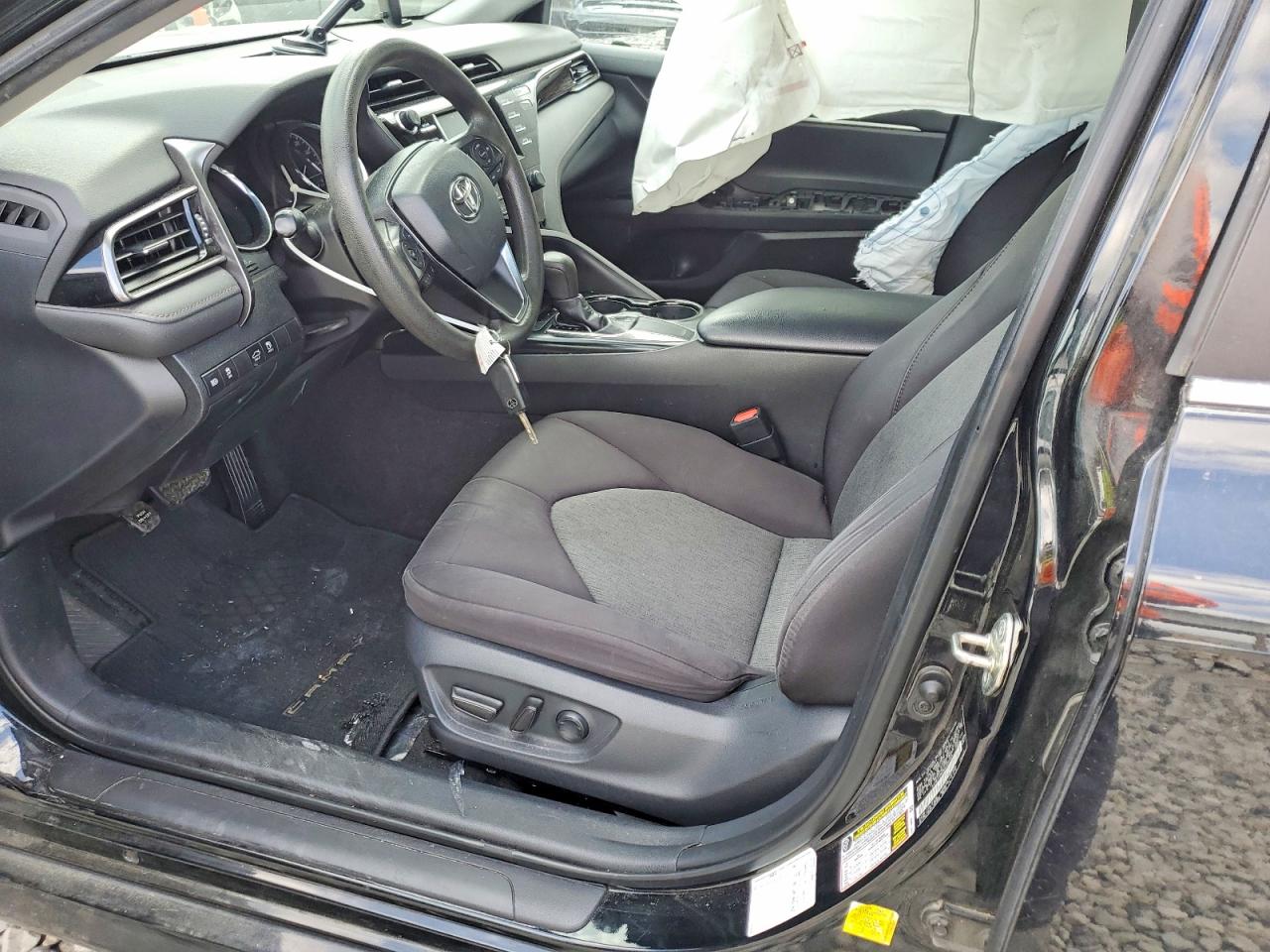 2019 TOYOTA CAMRY photo 7