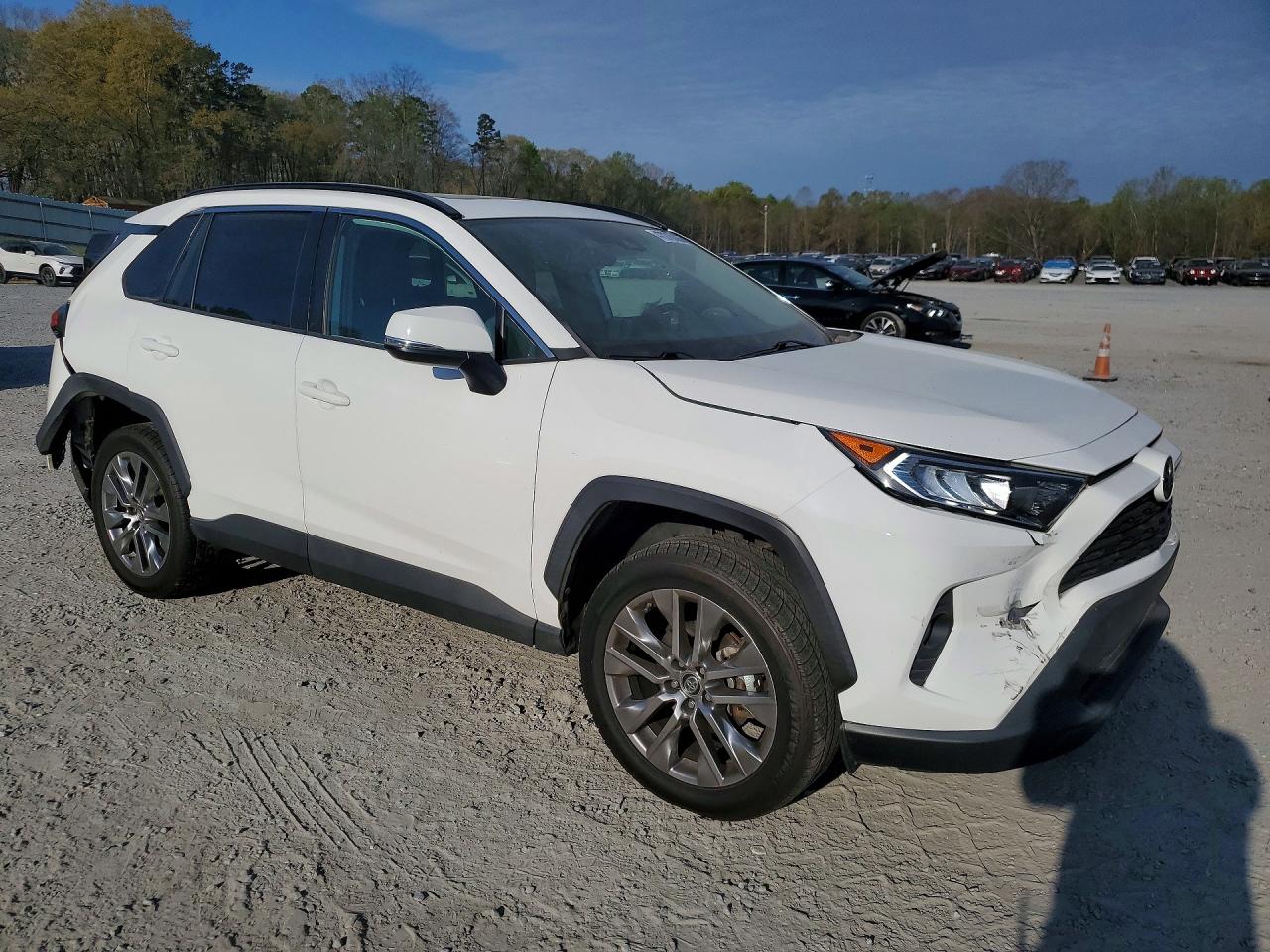 2019 TOYOTA RAV4 XLE PREMIUM photo 4