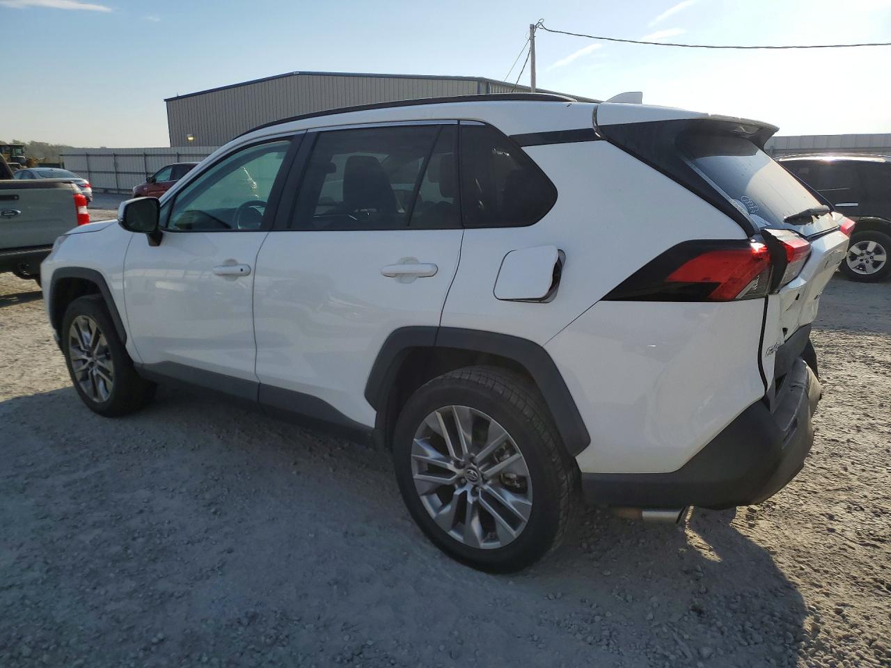 2019 TOYOTA RAV4 XLE PREMIUM photo 2