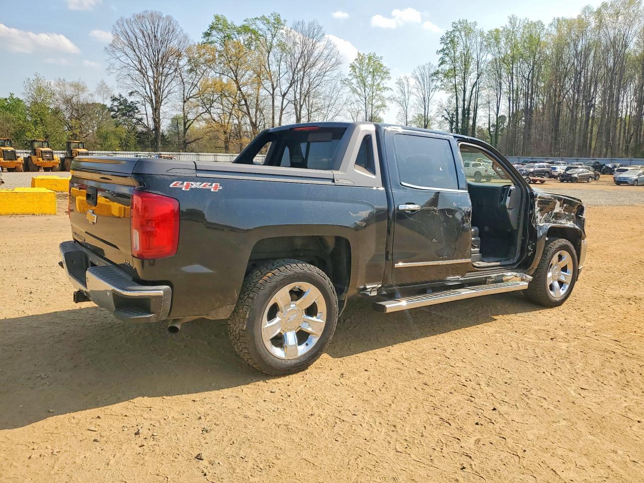 2017 CHEVROLET SILVERADO K1500 LTZ photo 3