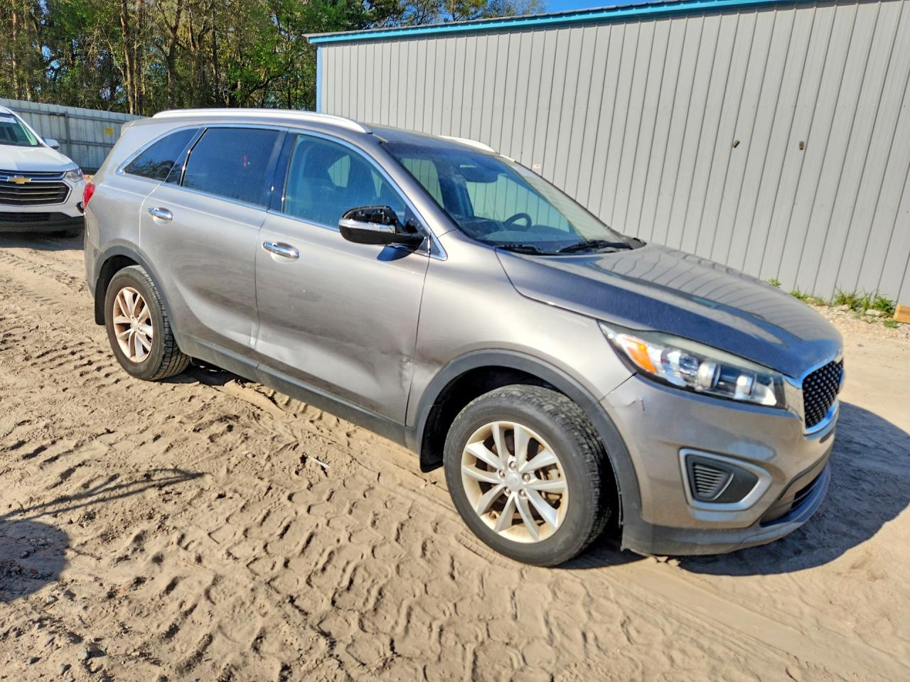 2017 KIA SORENTO LX photo 4