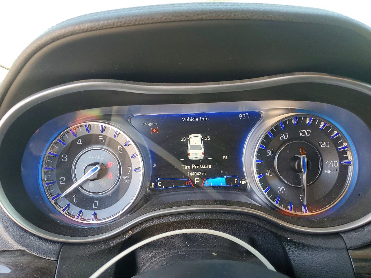 2016 CHRYSLER 300 LIMITED photo 9