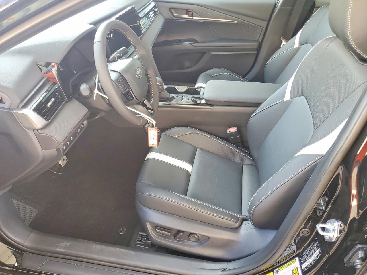 2026 TOYOTA CAMRY SE photo 19