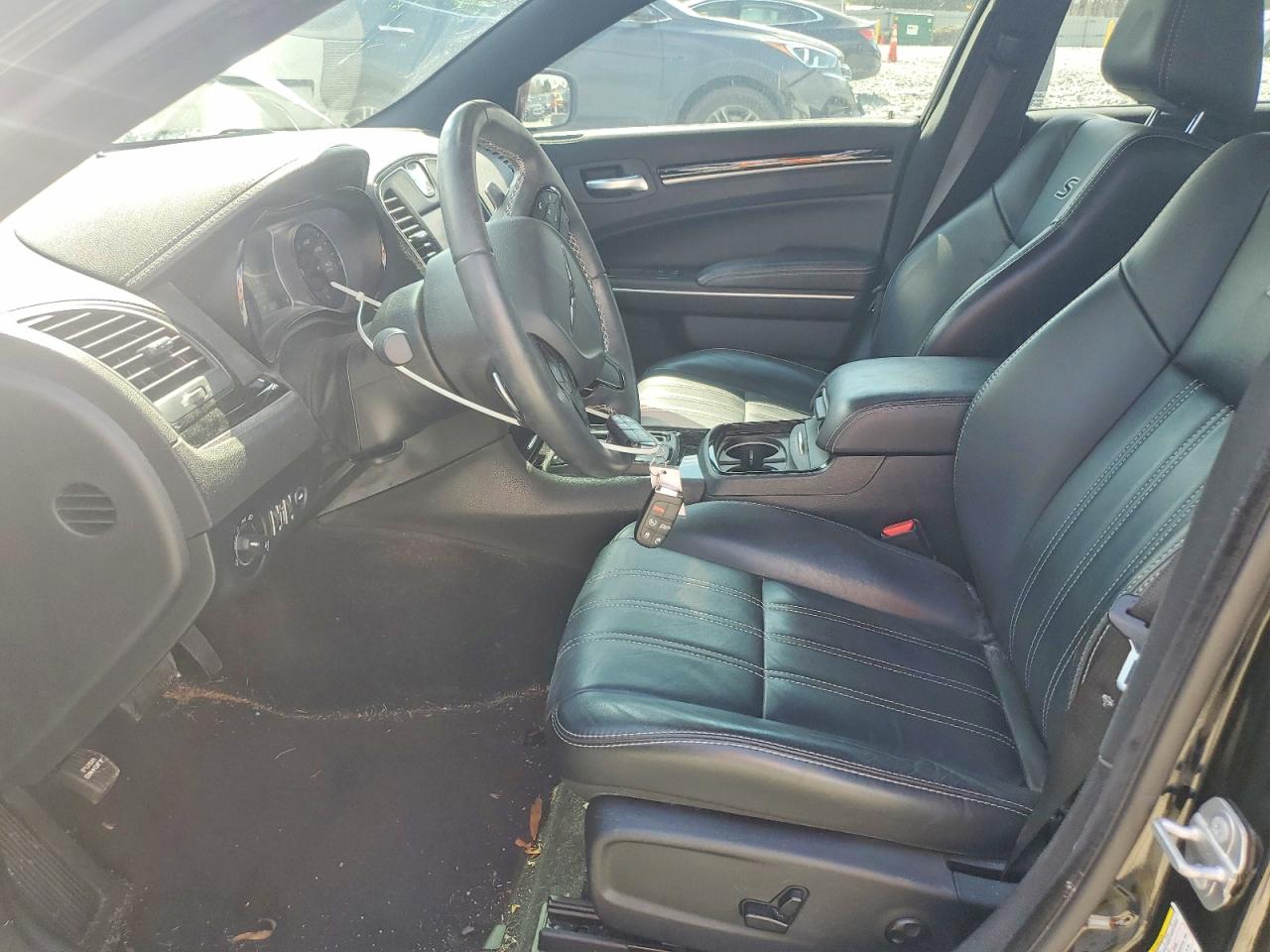 2018 CHRYSLER 300 S photo 19